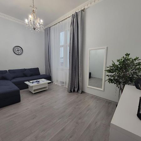 Warm & Cozy Apartment In The Heart Of Historical Lviv Kültér fotó